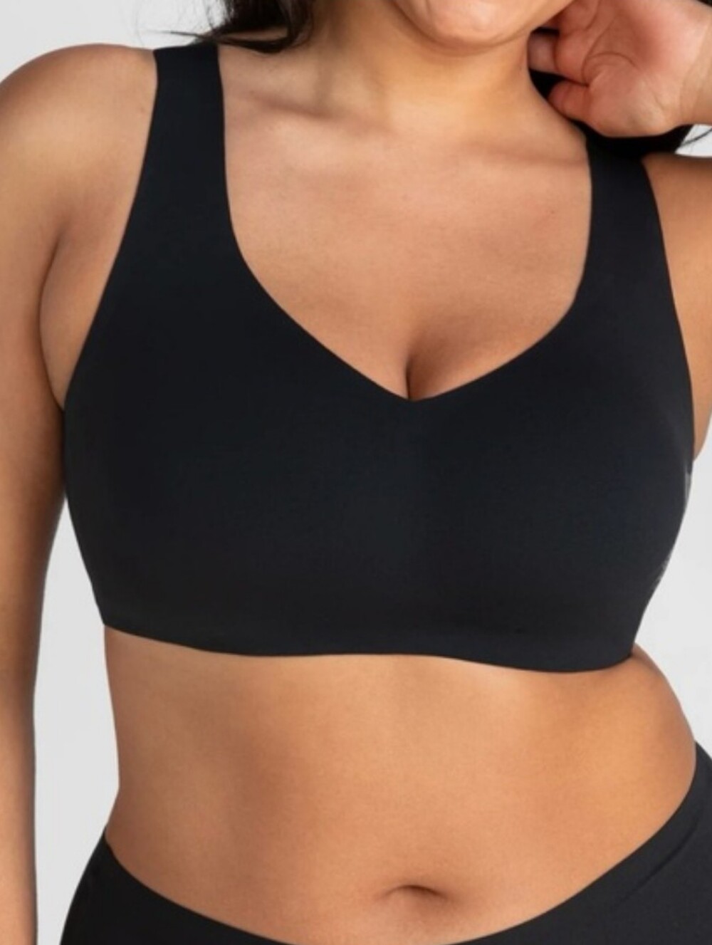 Honeywell Wireless V-Neck Soft Comfort Bra Black Stretchy Sz 1X 40C/D